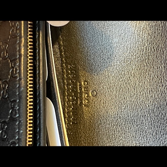 Black Gucci wallet on a chain - Picture 9 of 10